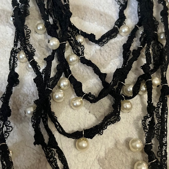 Boho black lace pearl necklace - Picture 2 of 2